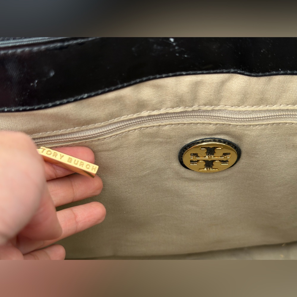 Tory Burch Tote Hand Bag Carry All Logo Structured Patent PVC Enamel Shiny - Picture 7 of 10